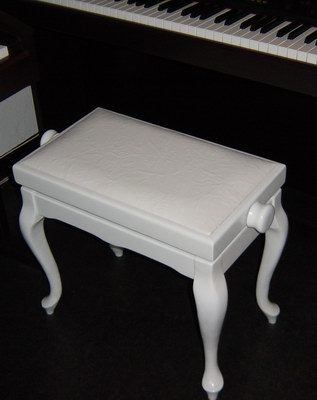 Akmuz nastavite�n� sedadlo