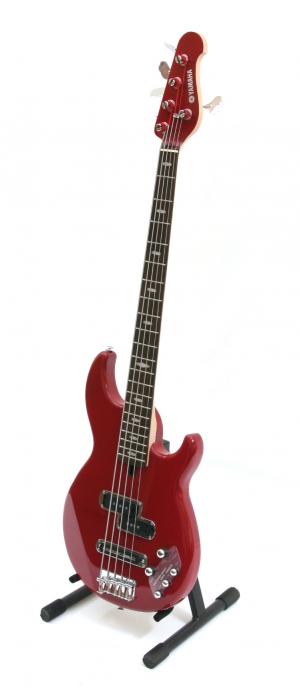 Yamaha BB 615RR basov gitara