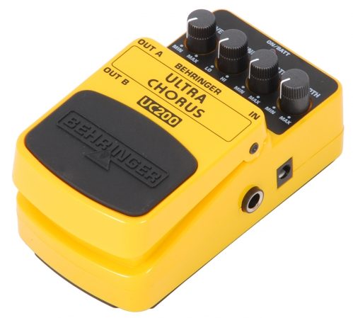 Behringer UC200 Ultra Chorus gitarov efekt